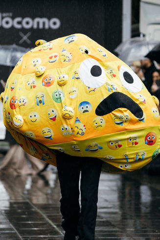 NTTドコモ TOKYO ARUKISMARTPHONE COLLECTION