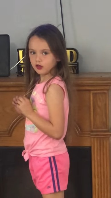 指示に忠実な女の子