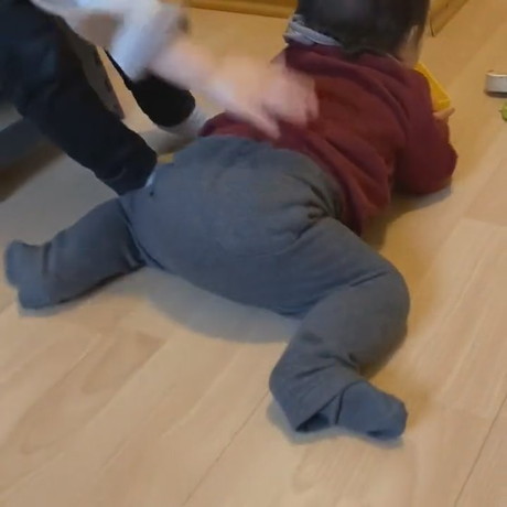 1人で座れるようになった赤ちゃん