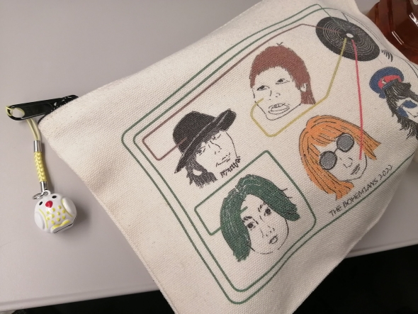 音の鳴るキーホルダーをつけて紛失防止対策をする画像