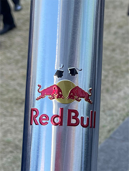 レッドブル 卒業 卒業証書