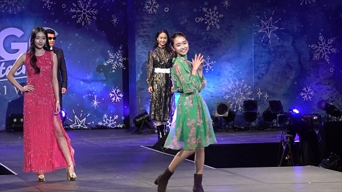 「TGC teen 2021 Winter」での藤岡弘、の三女・舞依