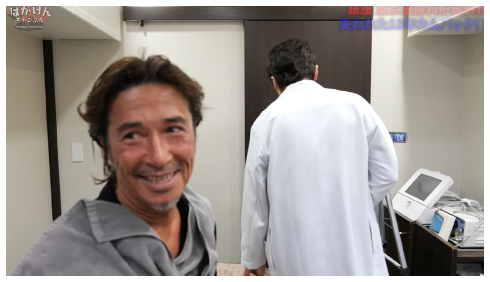 美容形成外科に通う羽賀研二