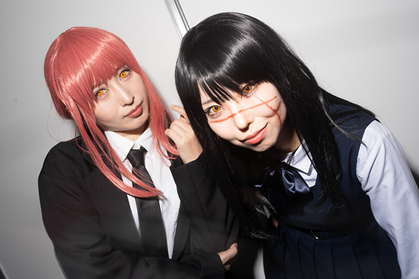 國井紫苑と深月風香の「チェンソーマン」マキマ＆ヨル