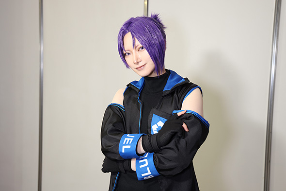 ヒカルの「ブルーロック」サイバーパンク衣装の御影玲王