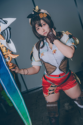 三丸さーやの「ライザのアトリエ」ライザ