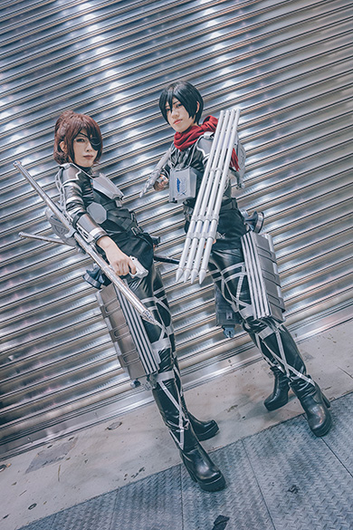 いのうえたまとみそらの「進撃の巨人」ミカサ＆ハンジ