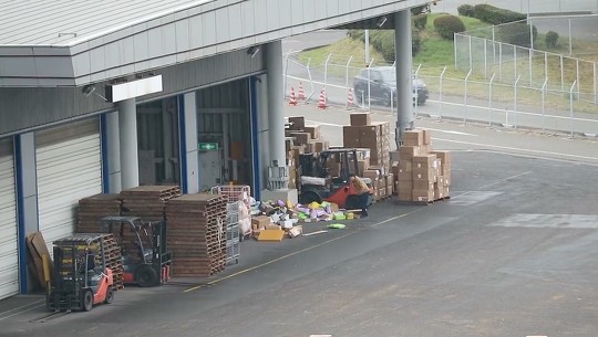 関西国際空港 従業員 荷物