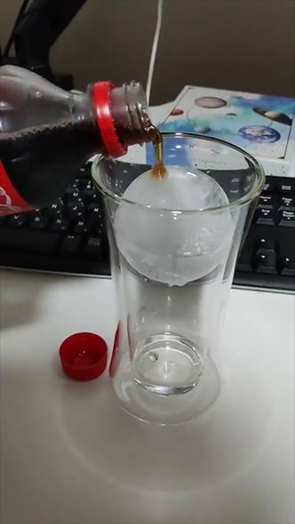 丸氷 コーラ グラス