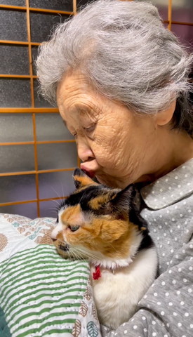 チューするおばあちゃん