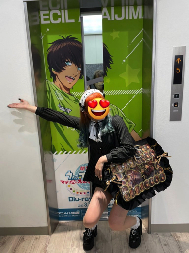 推しと写真を撮ったら悲劇の1秒前を捉えた1枚に