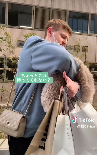 まさかの1番重いもの持たされた動画