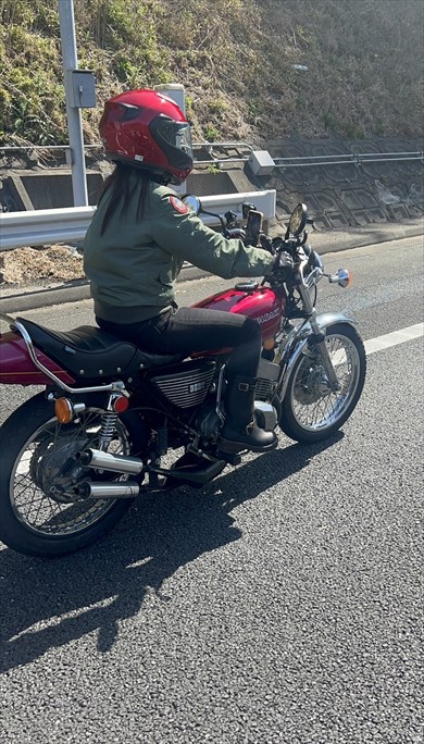 芸能人バイカーの藤森慎吾とほのか