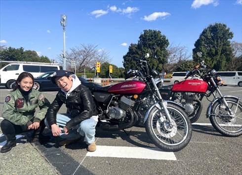芸能人バイカーの藤森慎吾とほのか