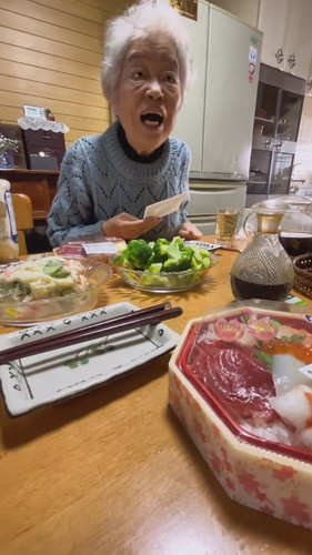 「おばあちゃんに妊娠報告してみた」