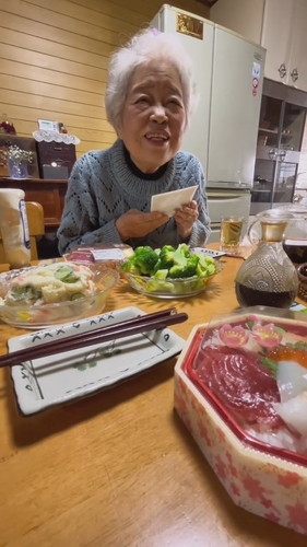 「おばあちゃんに妊娠報告してみた」