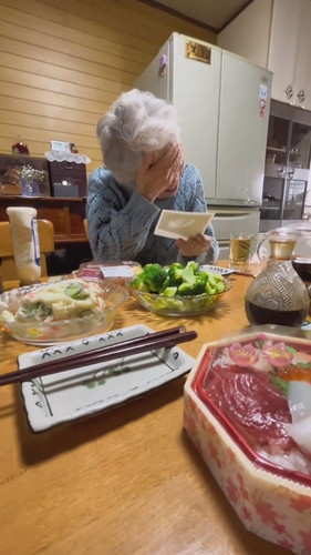 「おばあちゃんに妊娠報告してみた」