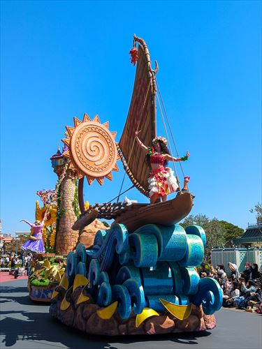 ティズニー パレード モアナ