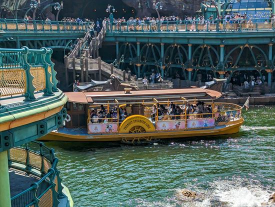 トランジット・スチーマーライン