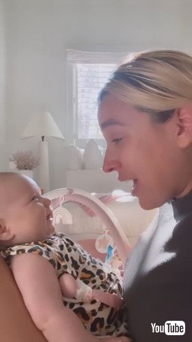 「Mom and Daughter Have a Moment || ViralHog」