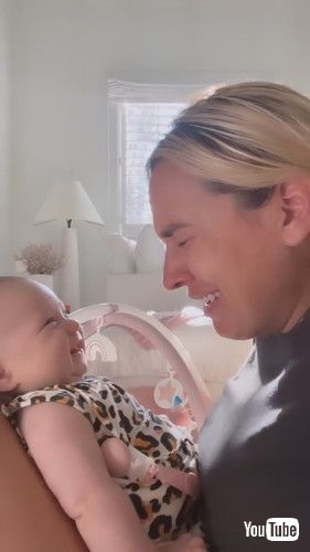 「Mom and Daughter Have a Moment || ViralHog」