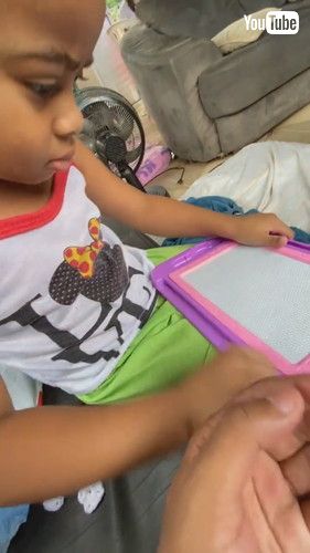 「Dad Dreadfully Draws Daughter || ViralHog」