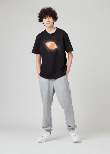 グラニフと森永がコラボしたTシャツ「マリー×インザスーパーノヴァ」