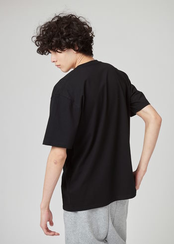 グラニフと森永がコラボしたTシャツ「マリー×インザスーパーノヴァ」