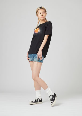 グラニフと森永がコラボしたTシャツ「マリー×インザスーパーノヴァ」