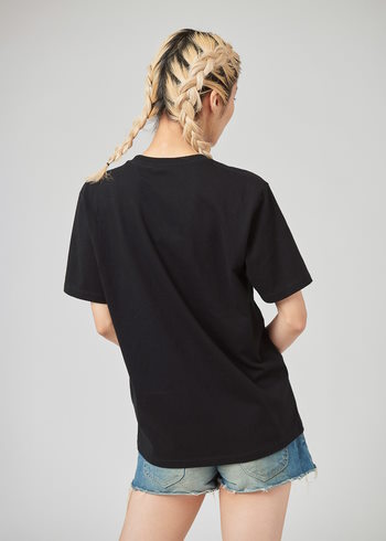 グラニフと森永がコラボしたTシャツ「マリー×インザスーパーノヴァ」