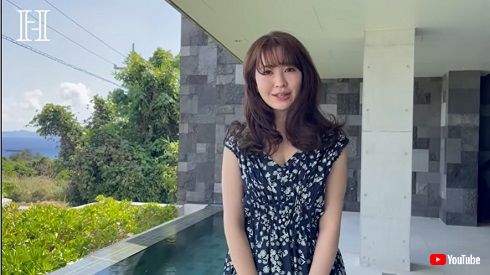 沖縄でグラビア撮影に臨む小嶋陽菜