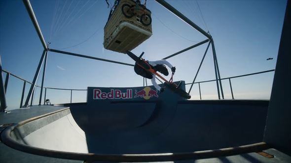 BMX 自転車 気球 レッドブル