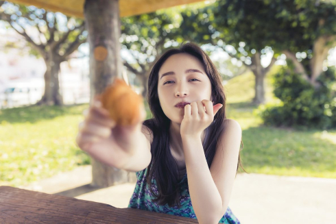 2023年4月21日発売の「ゼクシィ」表紙に登場する「ももいろクローバーZ」の百田夏菜子