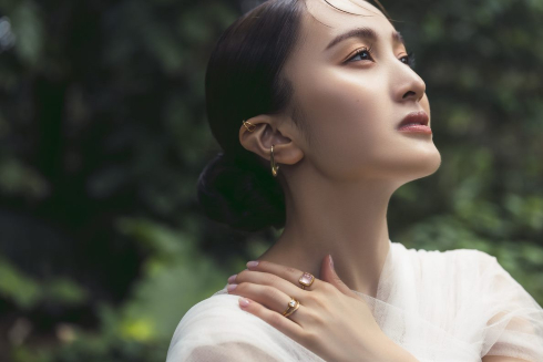 2023年4月21日発売の「ゼクシィ」表紙に登場する「ももいろクローバーZ」の百田夏菜子