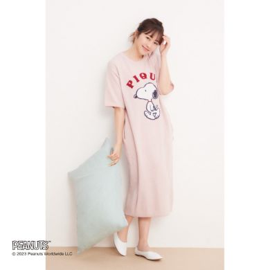 佐々木さんが着るジャガードワンピース全3色（各8690円）