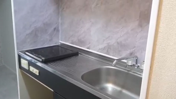 スタイリッシュなキッチンの画像