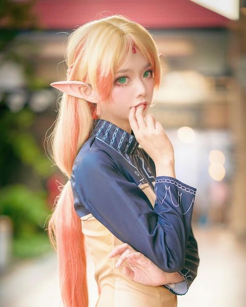 異世界おじさん エルフ ツンデレ コスプレ シンガポール 海外