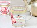 「カップヌードル専用計量カップ」公式のアイデアが「市販して」と話題　必要なお湯の分だけ計れる