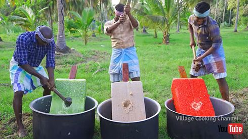 ハンマーで崩して食べやすいサイズに作り直し