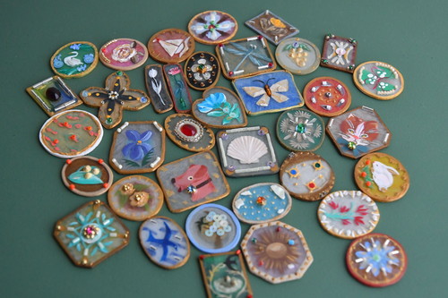 プラ板で作ったチェコガラスボタン