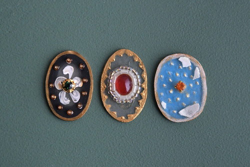 プラ板で作ったチェコガラスボタン