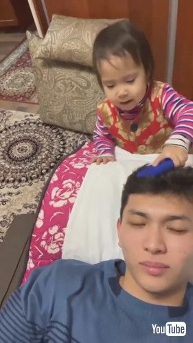 「Smacking Object Of Choice: Nokia || ViralHog」