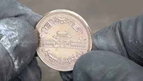 ギザ10 100均 万毛歯ブラシ 磨いてみた 10円玉 ビフォーアフター ピカピカ