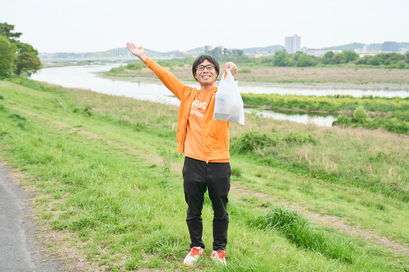 河川敷にやってきた　／　丸亀シェイクうどん　新商品　新発売　テイクアウト　持ち帰り