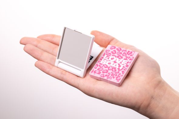 ミニサイズで持ち歩きにもぴったり