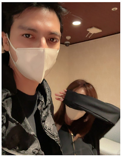 妻・川崎希さんの体調不良を報告したアレクサンダーさん