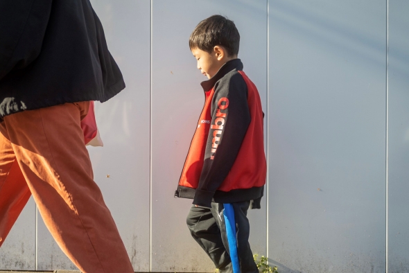 「サッカーの試合中みんな“うまい棒”って叫んでるんだけど、なに？」