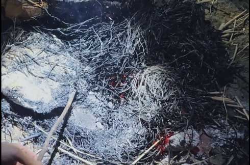 モロッコ帰り ピザ 作り方 砂漠化 熱した砂 埋める サハラ砂漠 遊牧民