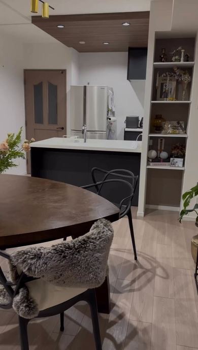 家具や照明もセンスよく配置