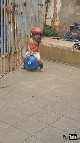 「Boy Pretends to Be Rodeo Cowboy || ViralHog」